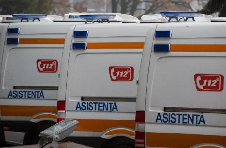 Zeci de ambulanțe, însoțite de poliție văzute pe străzile capitalei (VIDEO)