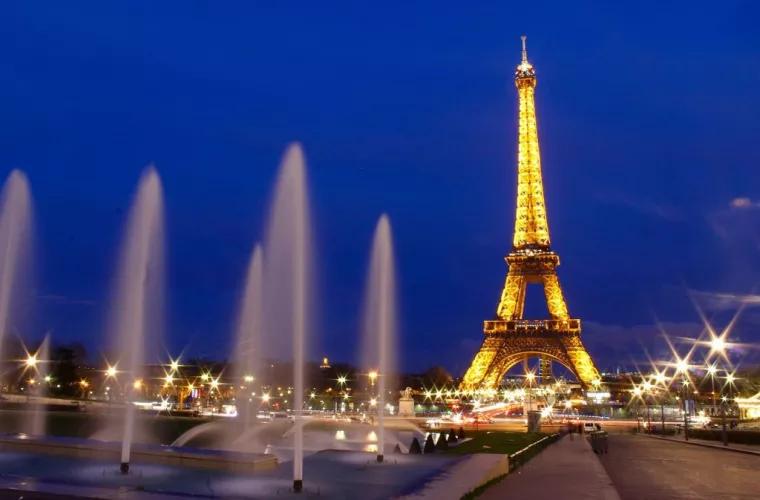 Знаменитая парижская Эйфелева башня станет золотой