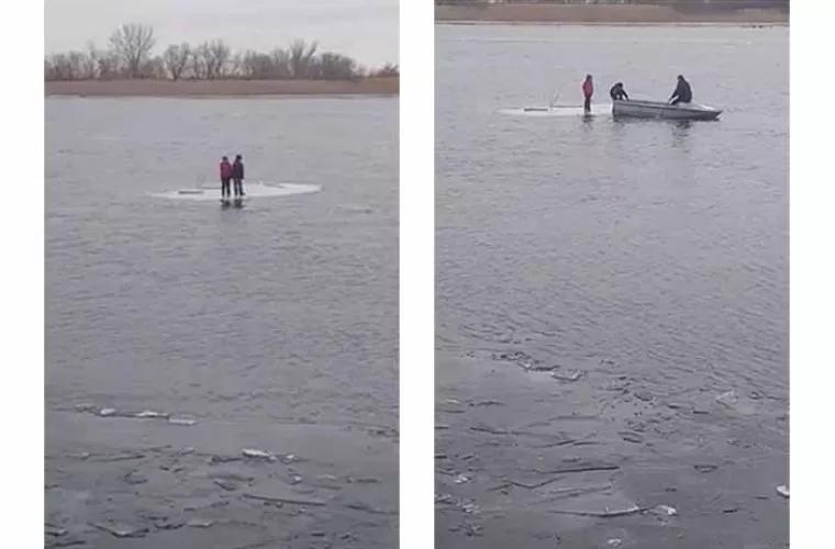 На Украине мужчина спас детей, занесенных на льдине на середину Днепра (ВИДЕО)