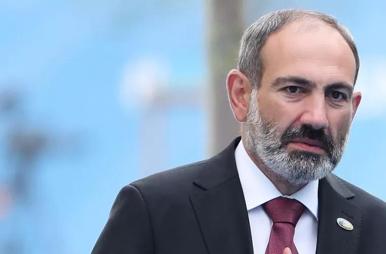 Премьер Армении объявил, что уйдет в отставку в апреле