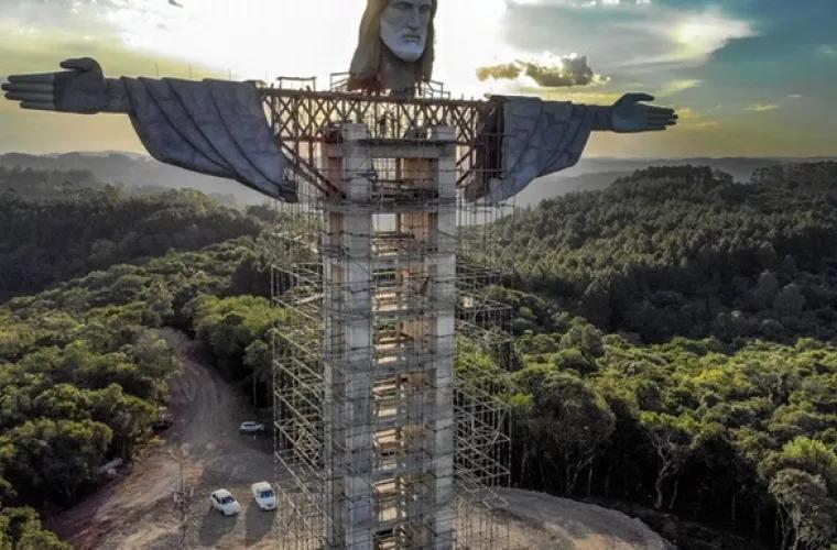O statuie a lui Iisus mai înaltă decît cea de la Rio este în construcţie
