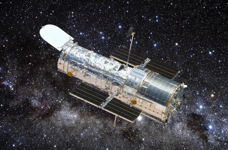 Telescopul Hubble a fotografiat un grup de galaxii "curbate"