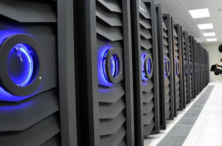 China bagă peste 3 miliarde de dolari într-un centru de supercomputere