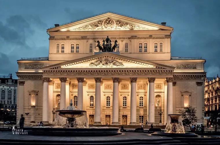 Teatrul Bolşoi îşi anulează turneele internaţionale din stagiunea 2021-2022