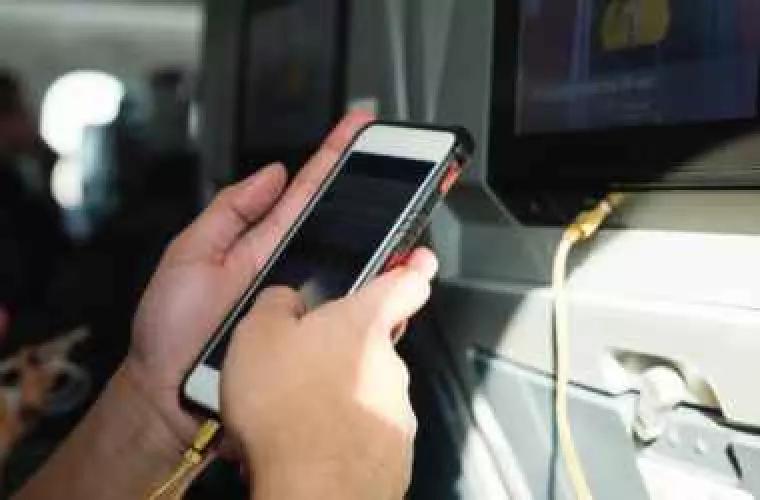 В чем опасность подзарядки телефона в аэропорту