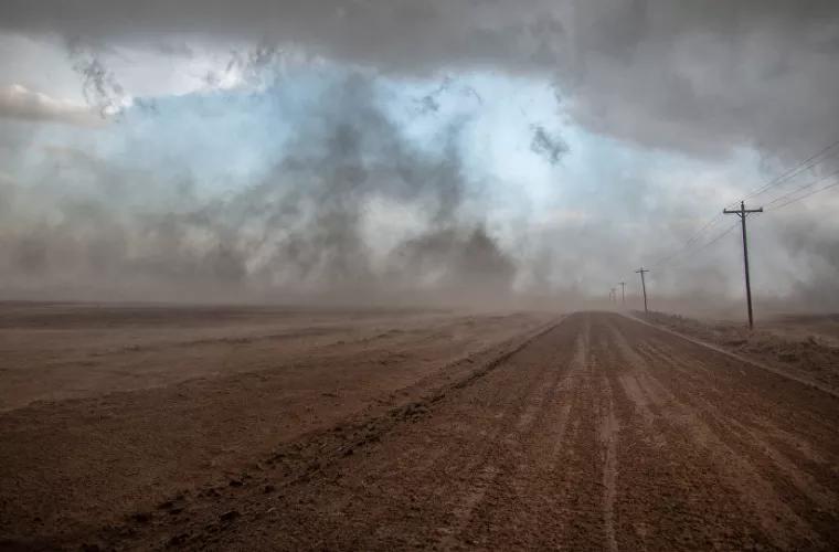 În Moldova furtunile de praf devin tot mai frecvente 