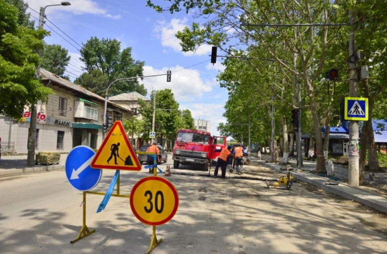 Traficul rutier pe un tronson de pe strada Ion Creangă, întrerupt în weekend
