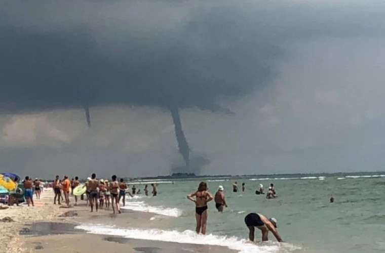 Pe litoralul din Odessa au fost filmate două tornade de apă 