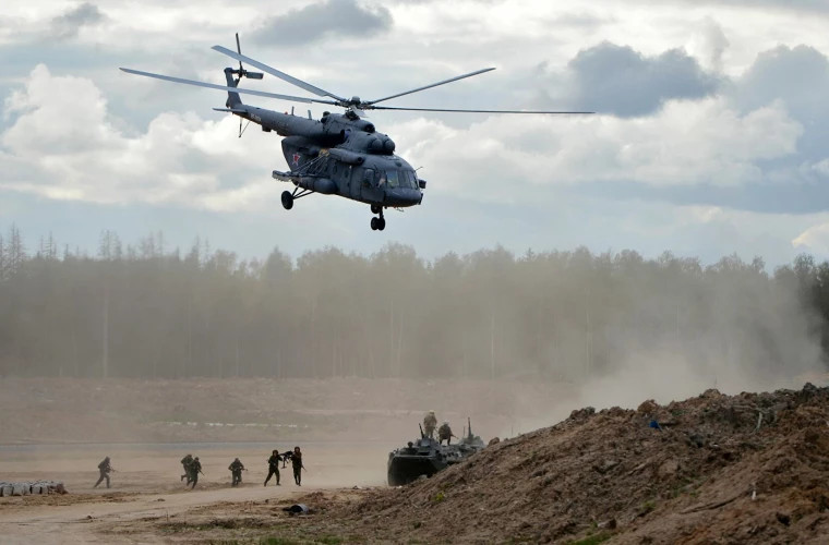 Trei persoane au murit după ce un elicopter s-a prăbuşit lîngă Sankt Petersburg