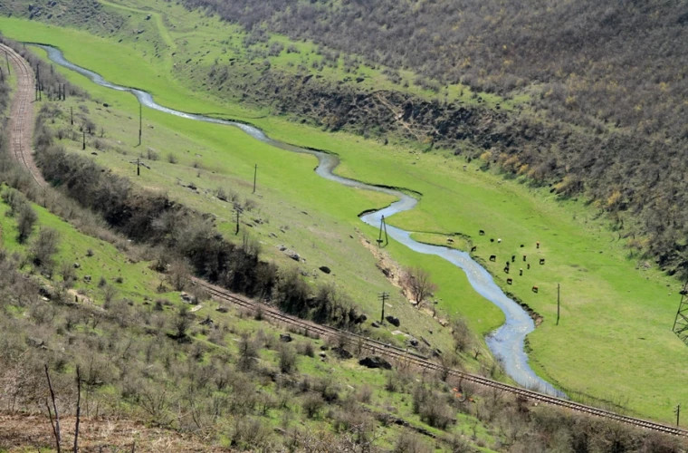 Descoperă Moldova: Valea rîului Ciorna din Defileul Mare