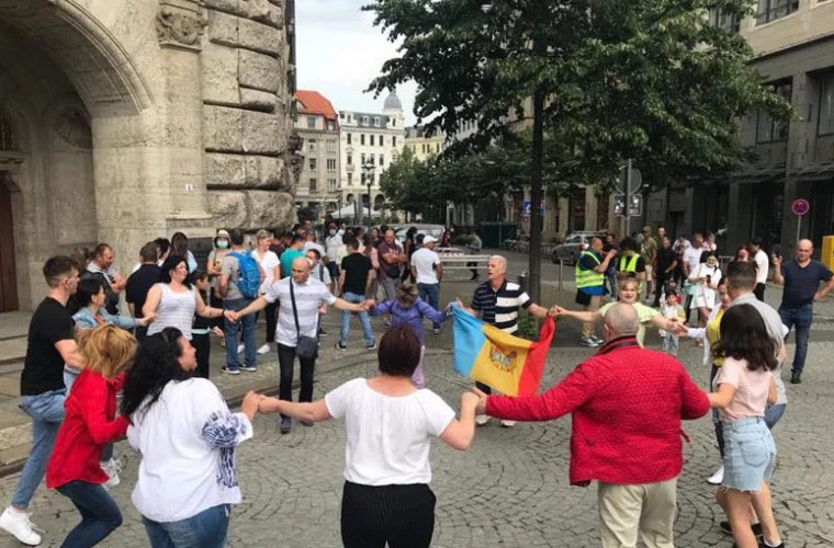 Anticipate 2021: Moldovenii din Leipzig au votat în ritmul horei moldovenești 