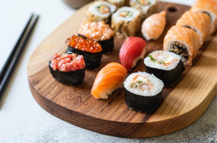 Sushi pot fi periculoase? Cum să facem o alegere corectă? Răspundem la cele mai populare întrebări