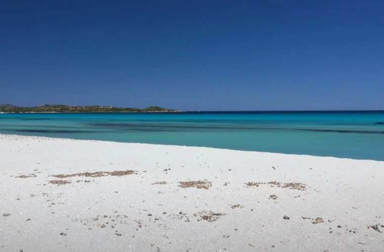 Plajele din Sardinia riscă să rămînă fără nisip