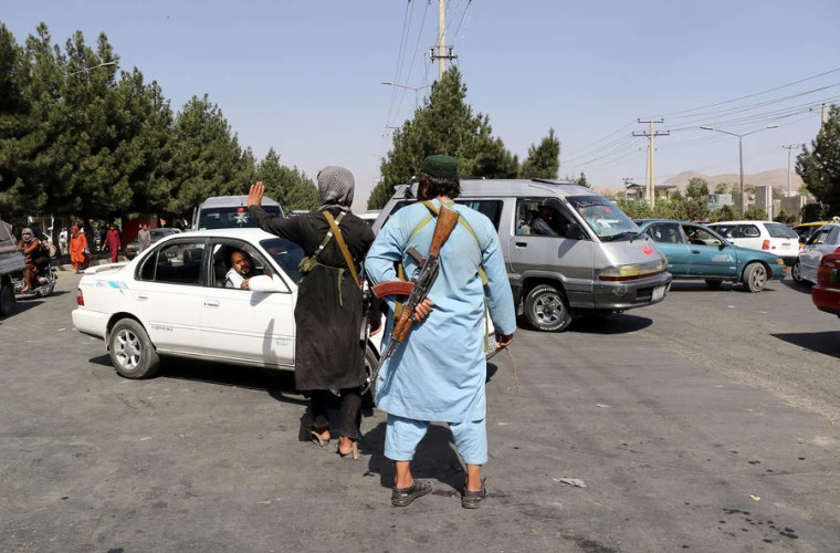 Afganistan: Putin speră că talibanii se vor comporta 'civilizat' şi vor putea fi menţinute contacte cu ei