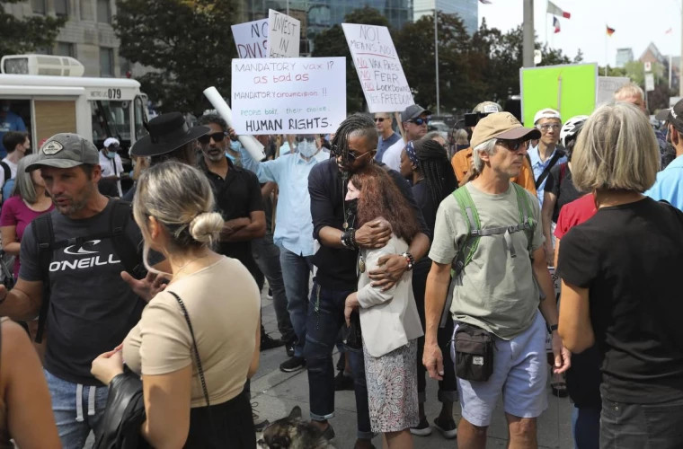 В столице Канады прошел масштабный протест против карантина
