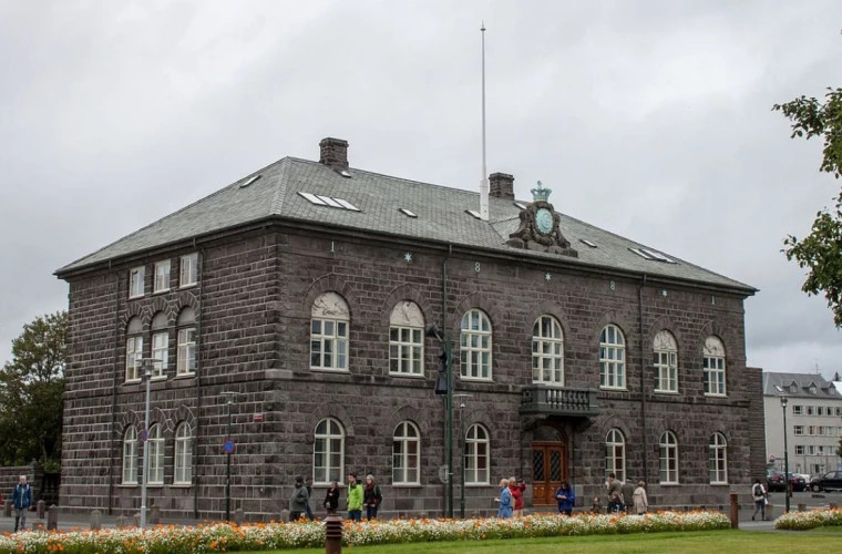 Răsturnare de situație în Islanda, după ce țara a anunțat că are mai multe femei decît bărbați în Parlament