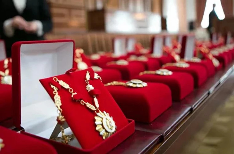 Treizeci de personalități, decorate de Președinta Maia Sandu, cu „Ordinul Republicii”