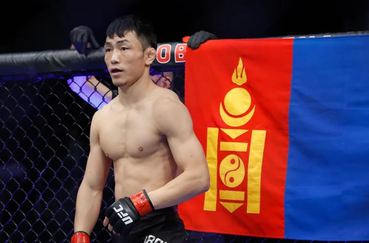Primul luptător mongol din istoria UFC a cîștigat prin knockout