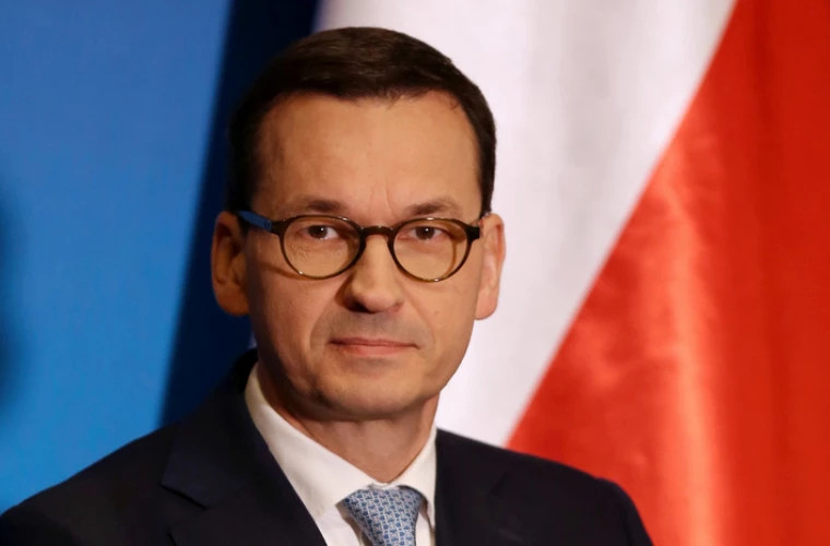 Premierul polonez acuză UE că are 'un pistol aţintit spre tîmpla' ţării sale
