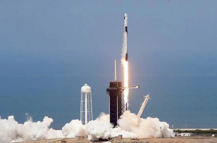 SpaceX запустила к МКС корабль Crew Dragon с астронавтами