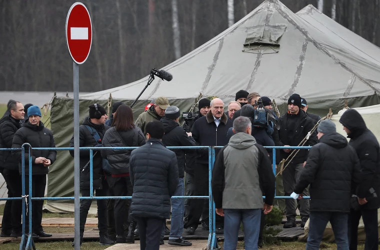 Лукашенко прибыл к мигрантам у границы с Польшей