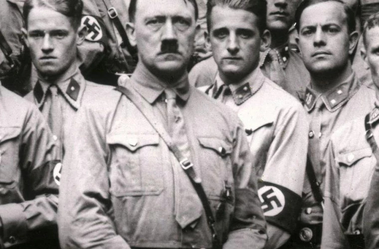 Omul care l-a înmormînat pe Hitler. Dezvăluirile incredibile făcute de cel care i-a fost aproape dictatorului pînă la sfîrșit