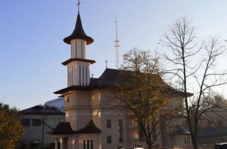 Icoana și moaștele Sf. Ierarh Nicolae, aduse la o biserică din Chișinău