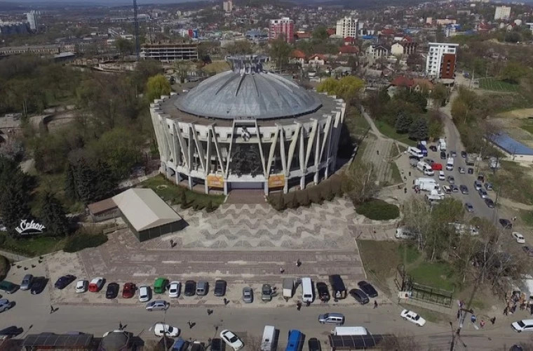 Circul din Chișinău își așteaptă de sîmbătă spectatorii la spectacolul „Crăciunul copiilor"