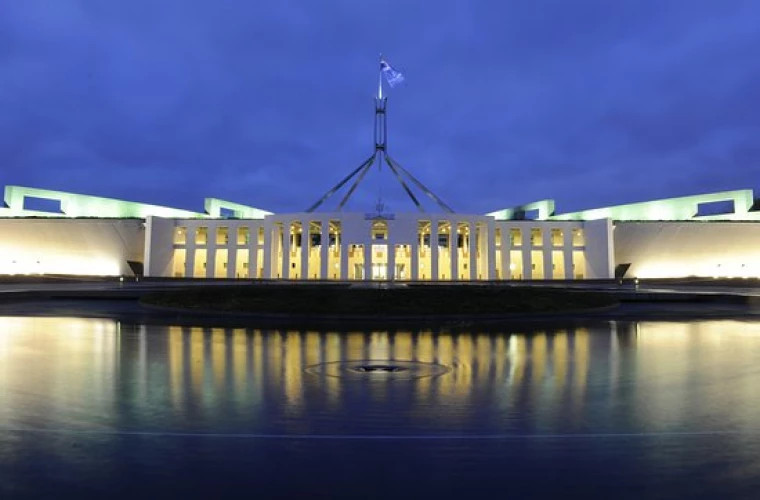 În Australia, protestatarii au dat foc vechii clădiri a Parlamentului