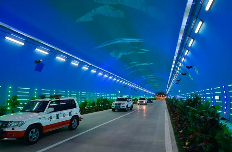 China a inaugurat o autostradă subacvatică, construită în 4 ani