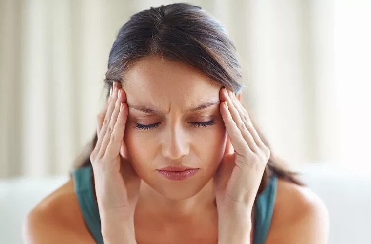 11 moduri naturale sa scapi de durerile de cap