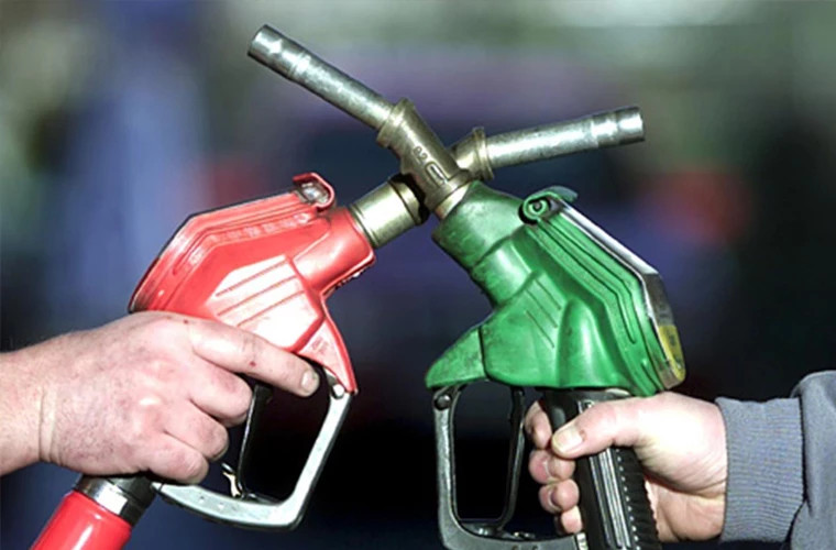 Бензин и дизтопливо в Молдове еще больше подешевеют на выходных