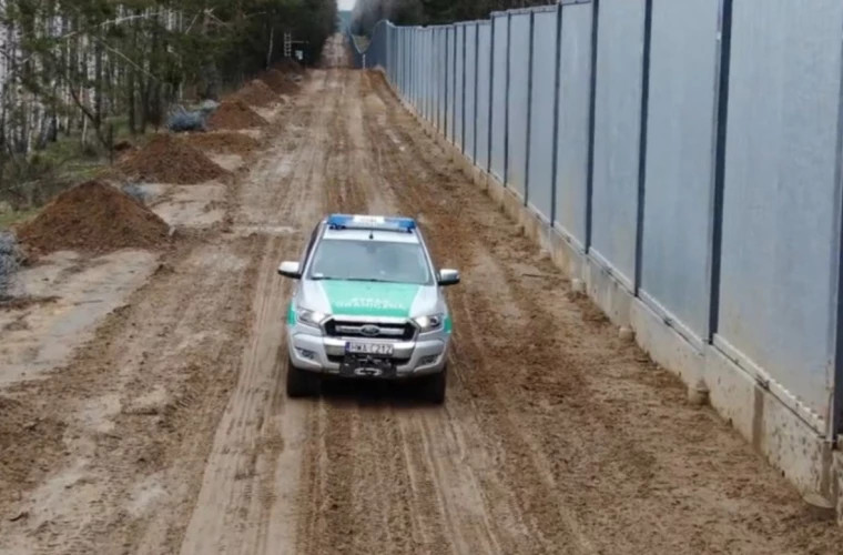 Польша построила первые 50 км стены на границе с Беларусью