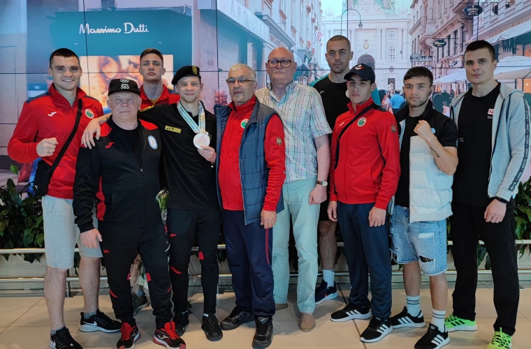 Сборную Молдовы по боксу тепло приветствовали на Родине