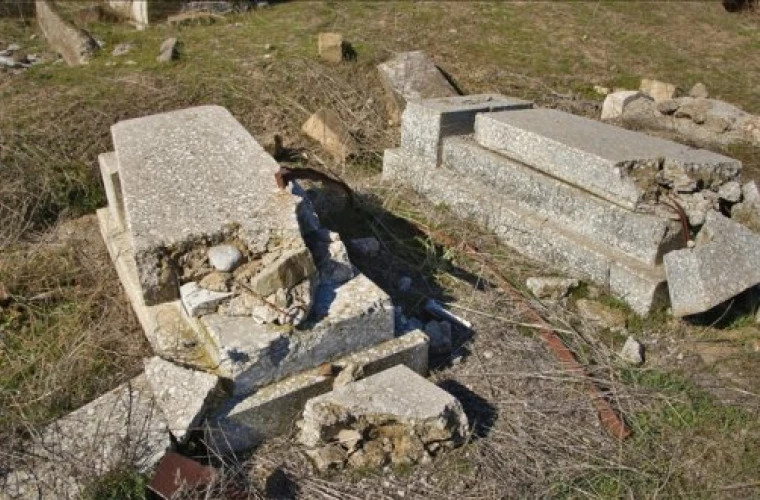 Госдеп США впервые заявил об осквернении могил азербайджанцев в Карабахе