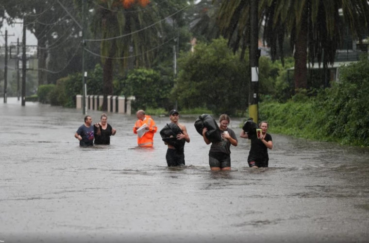 Около 50 000 человек пострадали от наводнения в Сиднее вокруг крупнейшего города Австралии