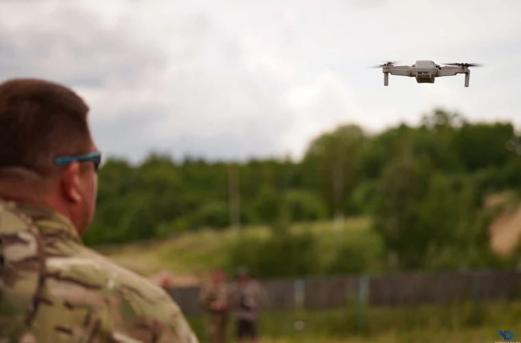 În Ucraina a început antrenarea „Armatei de drone”
