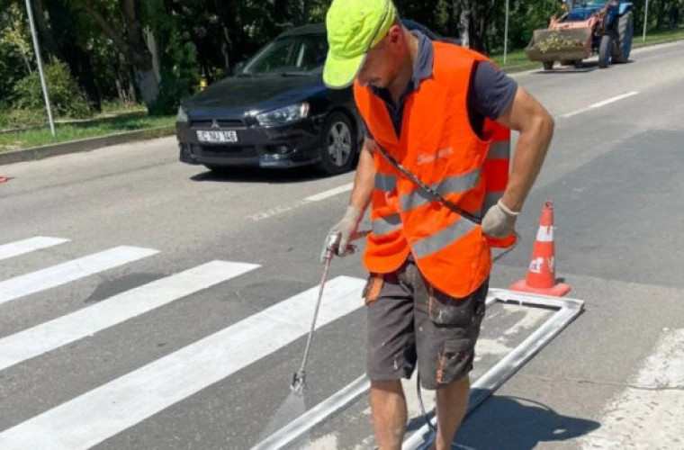 Marcajul rutier din apropierea școlilor din Chișinău va fi reînnoit