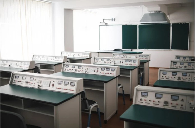 В школах созданы современные лаборатории 