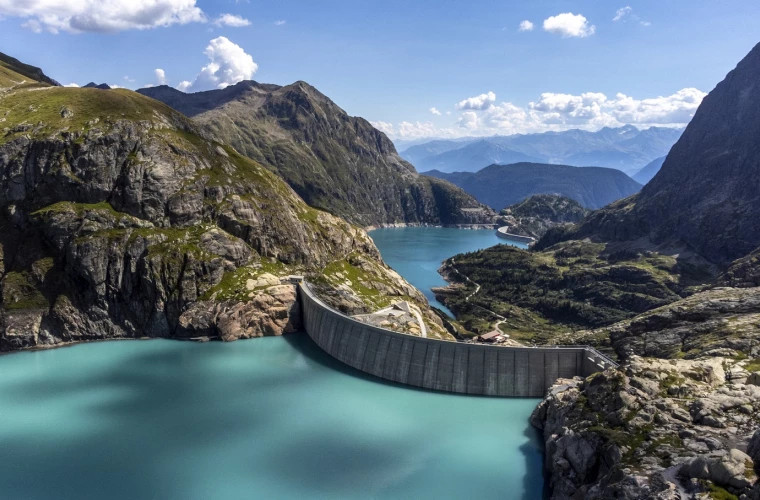 «Пещерная энергетика»: в Швейцарии построили уникальную гидроэлектростанцию