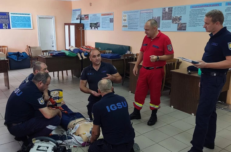 Более 40 сотрудников Инспекции по чрезвычайным ситуациям стали фельдшерами SMURD