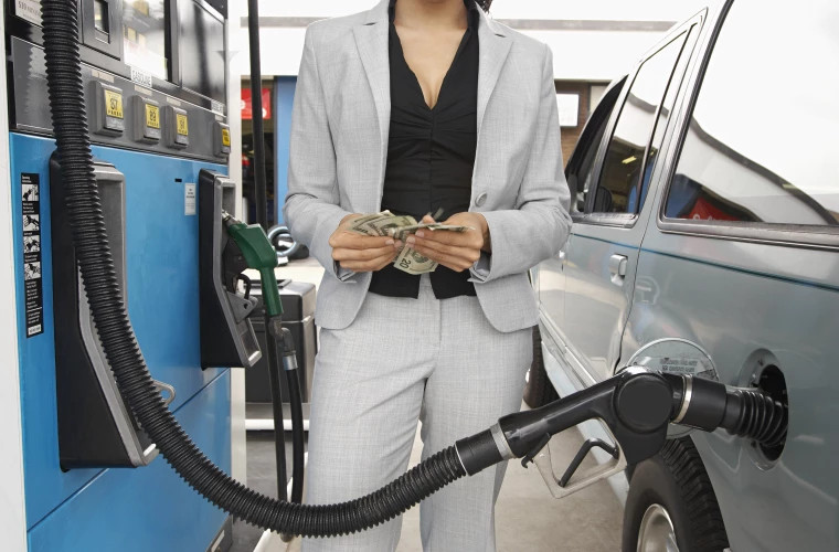 Бензин в Молдове дешевеет, а дизтопливо дорожает