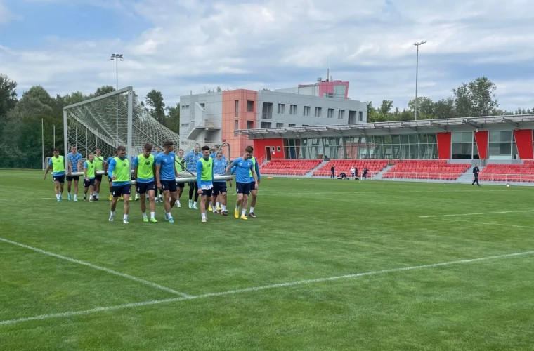 "Динамо" Киев тренируется на базе в Вадул-луй-Водэ, готовясь к матчу Лиги Европы