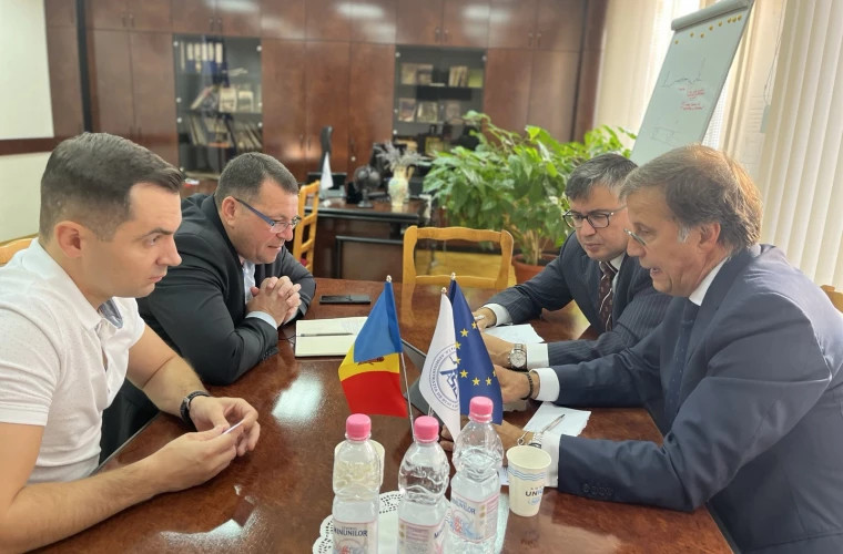 Директор Администрации дорог встретился с послом Италии в Молдове