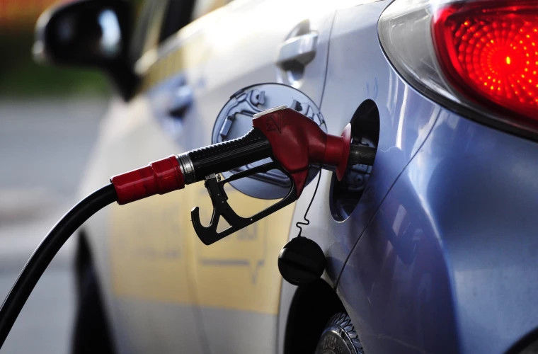  Цены на дизтопливо в Молдове продолжат снижаться, а бензин подорожает