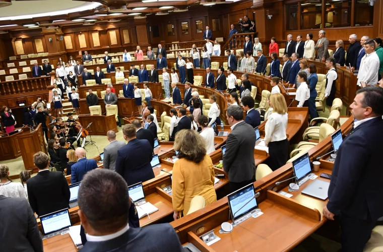 Исторический момент в Парламенте Республики Молдова