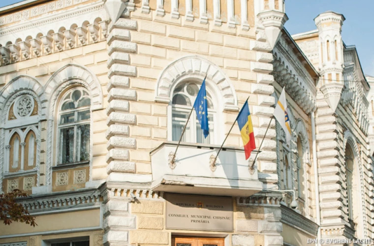 Un grup de persoane au depus jurămîntul la Primăria Chișinău pentru obținerea cetățeniei Moldovei