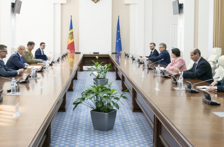 Гаврилица обсудила с министром обороны Румынии региональную безопасность