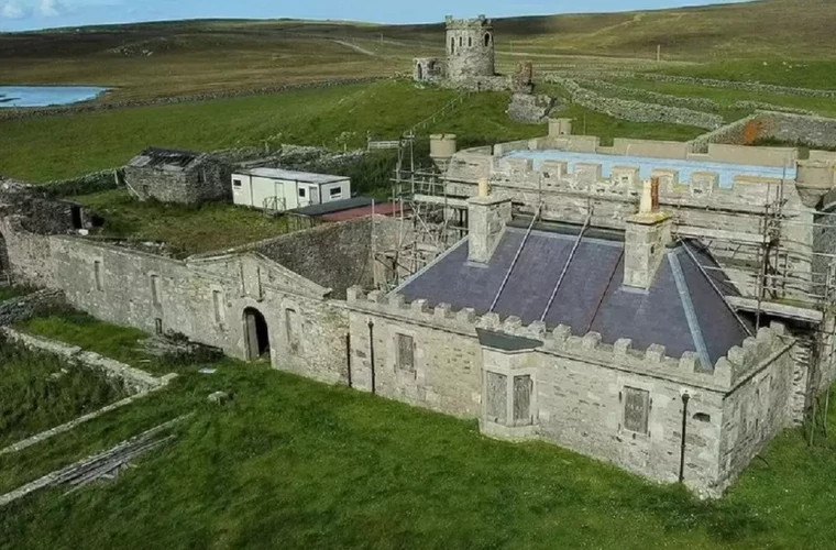 Un castel vechi de 200 de ani de vînzare pentru doar 35000 de euro Cît costă însă renovarea