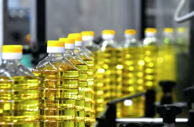 Consumatorii nu rămîn fără ulei Precizările întreprinderii Floarea Soarelui